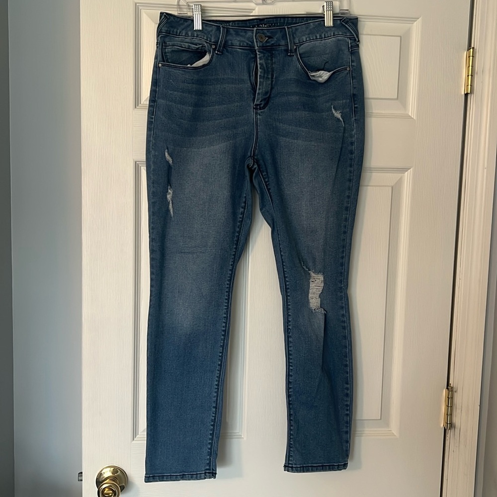 Soundstyle Skinny Distressed Angle Jeans